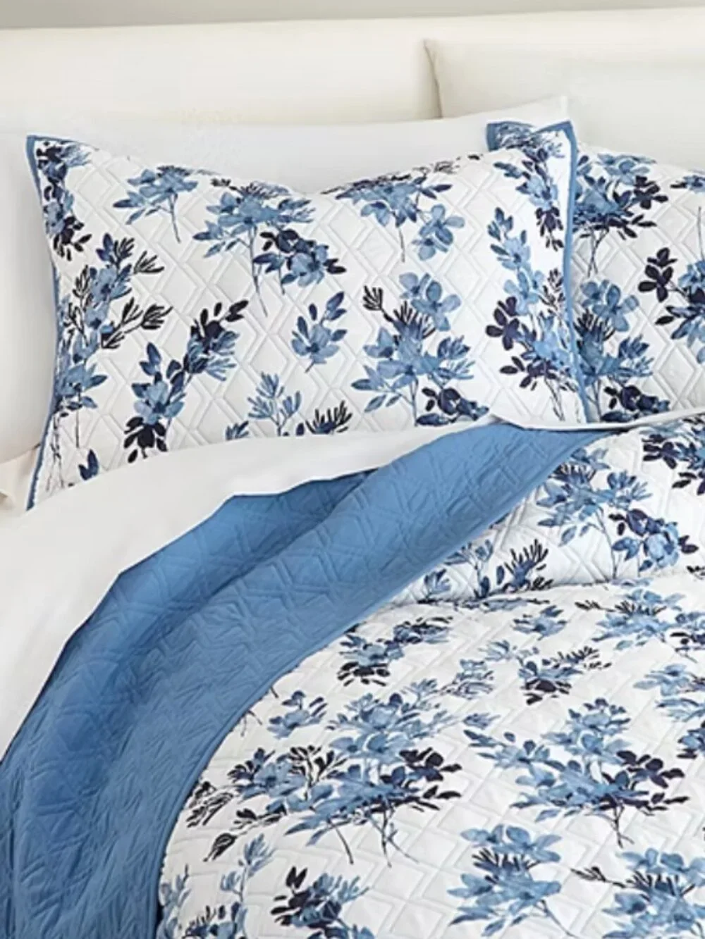 Blue and White King Floral Quilt Reversable by Home Expressions Madeline